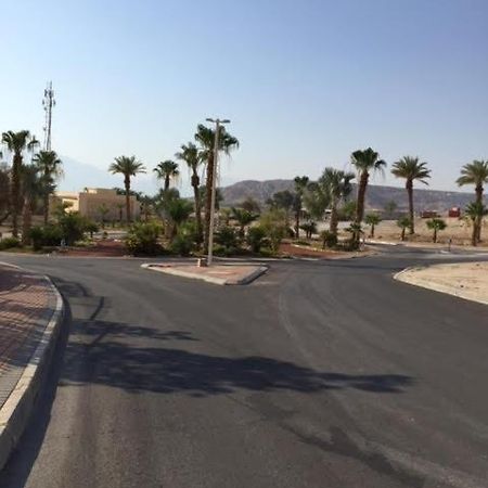 הבית של דרורי Neve Zohar Eksteriør billede
